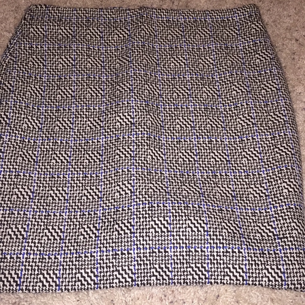 Polyester and wool pencil skirt